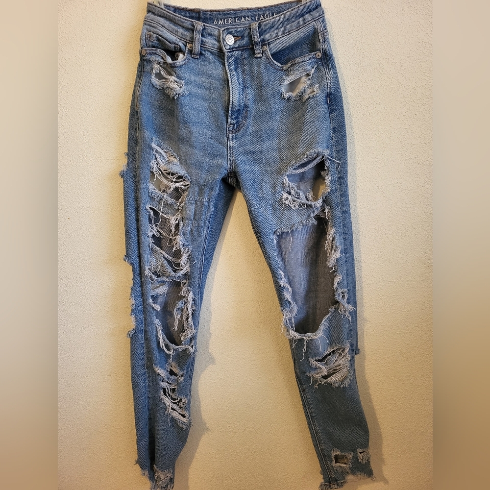 American Eagle Outfitters Women's Stretch Distressed Blue Jeans. Size 00 - Picture 15 of 15
